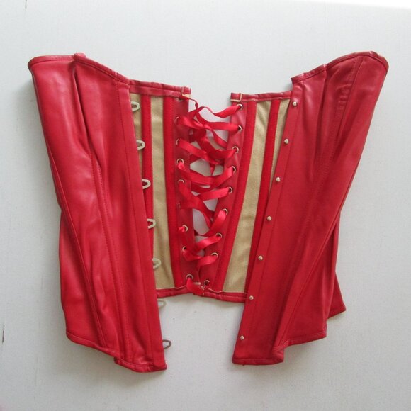Red Faux Leather Corset Set - NEW - Picture 7 of 11